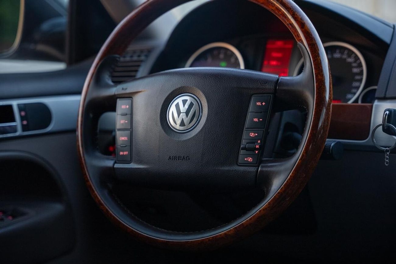 فولكس واجن طوارق Highline 3.6L-6 Cylinder