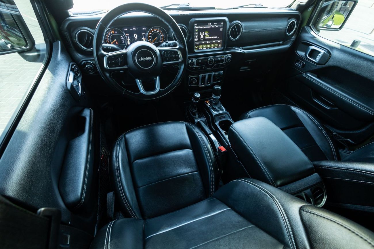 Jeep Wrangler Sahara Plus