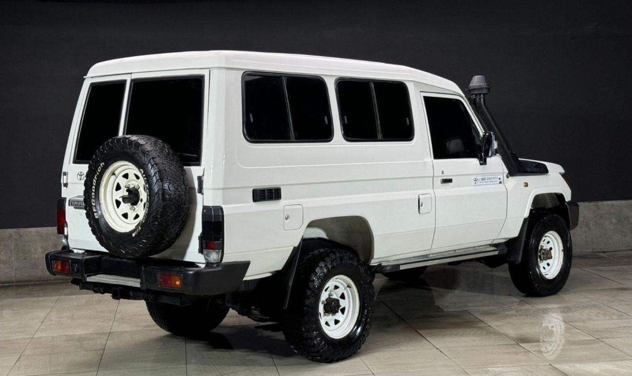 تويوتا لاند كروزر 70 TOYOTA LAND CRUISER  HARDTOP 3 DOORS (RHD) Diesel 2010