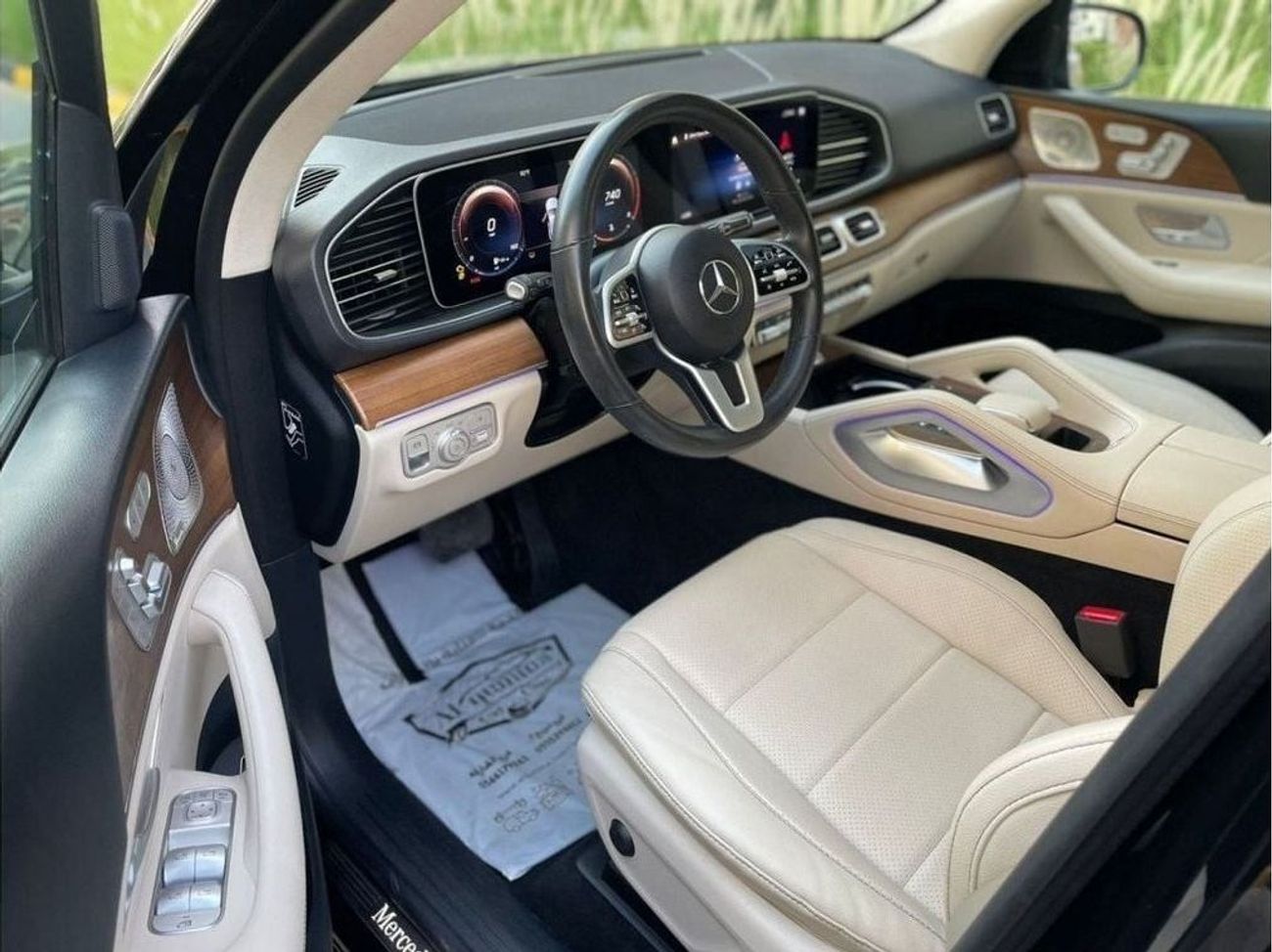 مرسيدس بنز GLE 350 2021 Mercedes Benz GLE Class 350 - 2.0L V4 Turbo - 360* CAM - Full Option 7 Seater - 26,700 Mileage