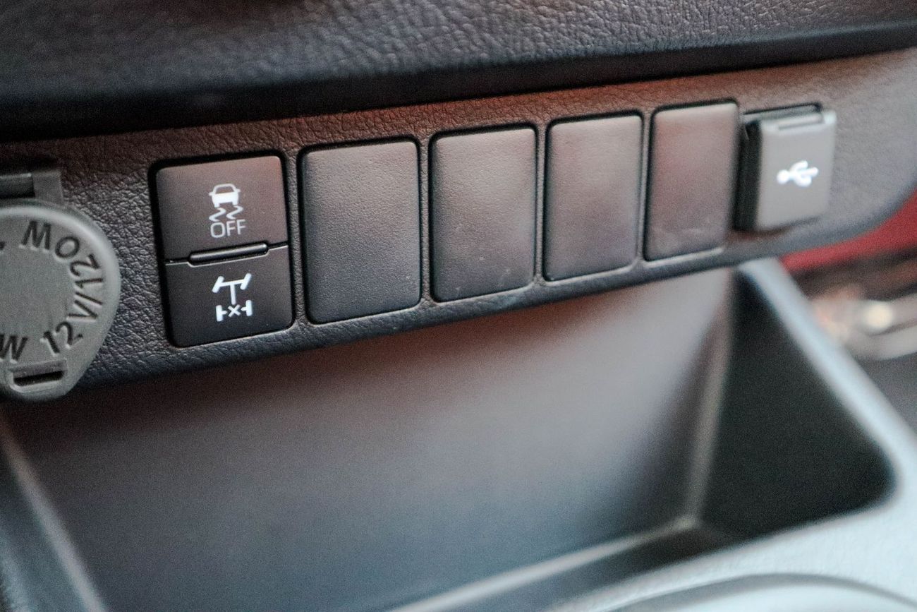 تويوتا هيلوكس GL 2.7L Single Cab Utility