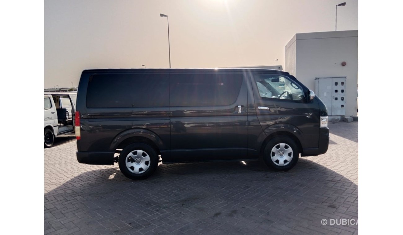 تويوتا هاياس TOYOTA HIACE VAN RIGHT HAND DRIVE (PM1630)