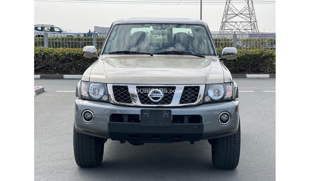 نيسان باترول سوبر سفاري GCC WITH LIFT KIT LOW MILEAGE IN BRAND NEW CONDITION