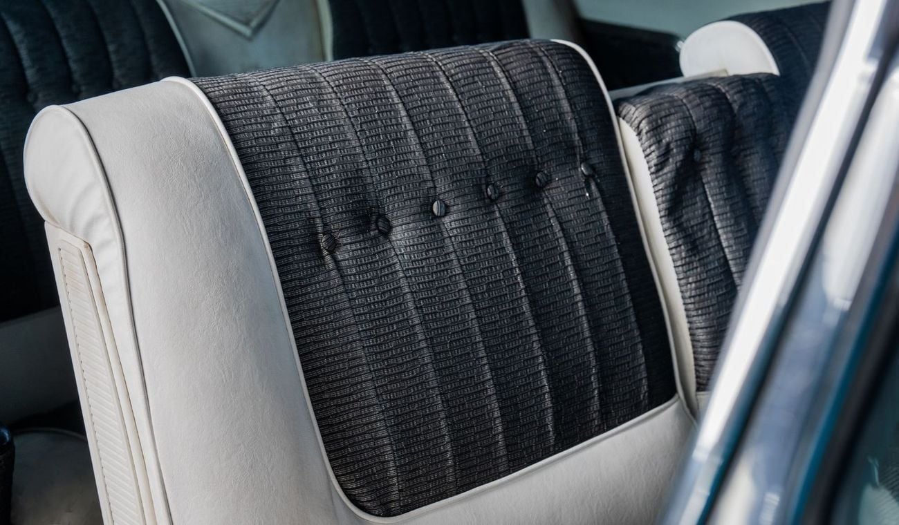 كاديلاك دي فيل كوبيه Original interior