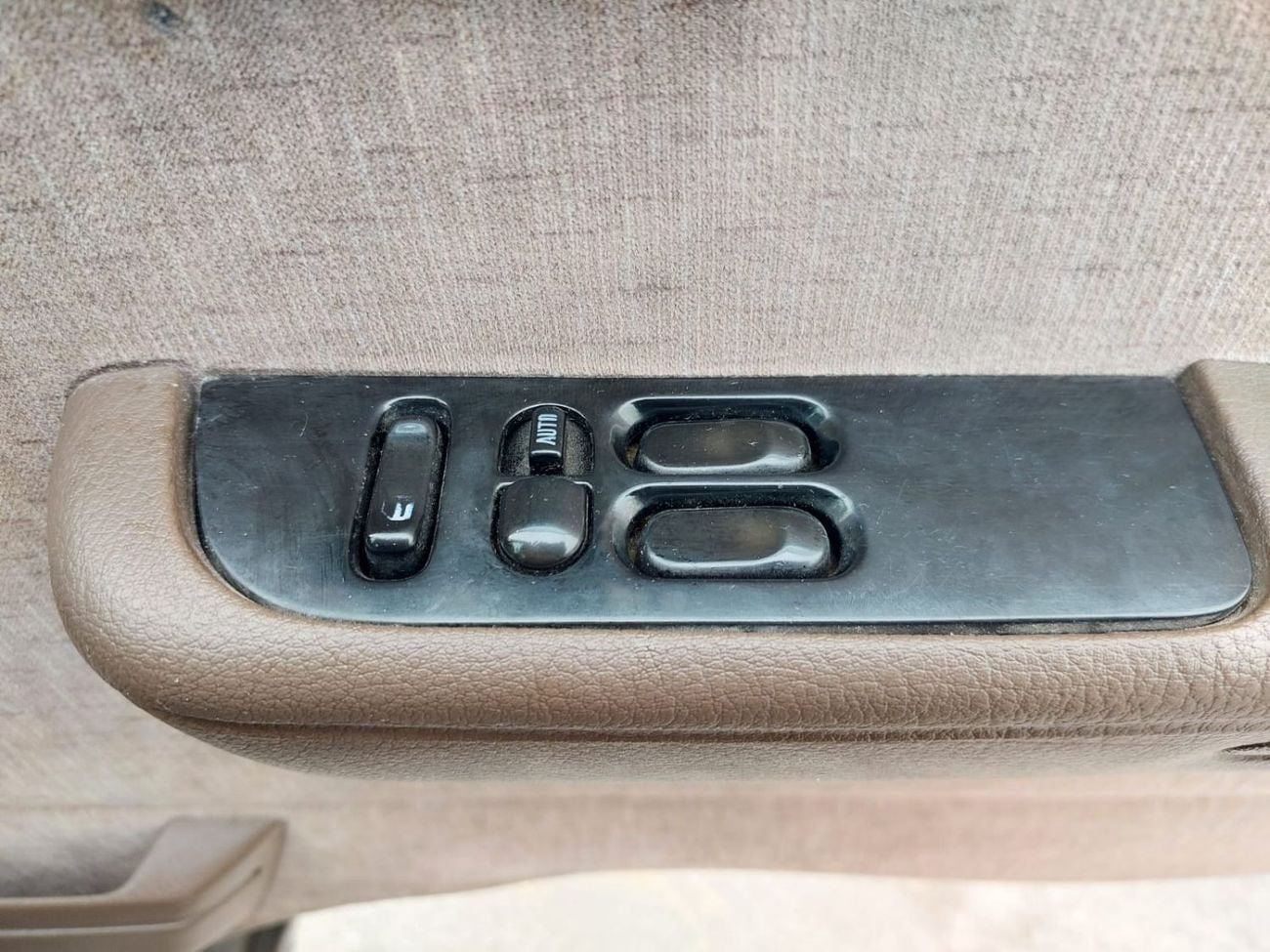 نيسان كارافان (RAMADAN OFFER) NISSAN CARAVAN VAN RHD 1996 MODEL 2.7 L DIESEL AUTOMATIC(PM63880)