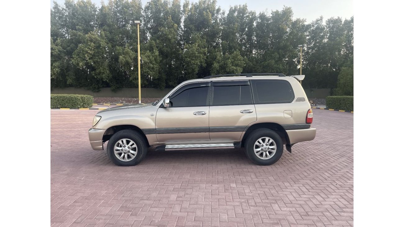 Toyota Land Cruiser TOYOTA LAND CRUISER 2006 GCC V6. 3,5  Excellent Condition   * CAR IN VERY GOOD CONDITION, BUY AND DR