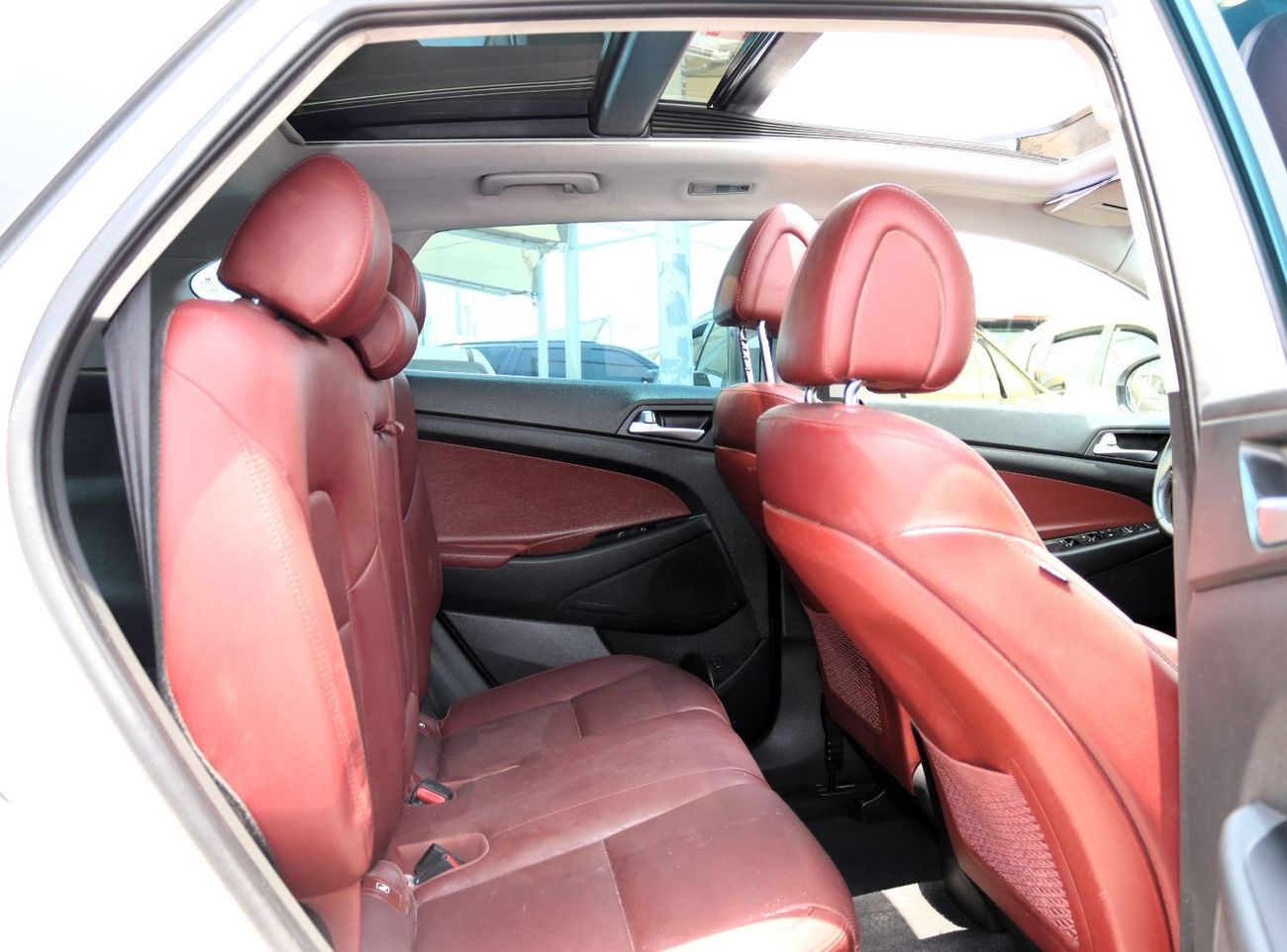 Hyundai Tucson GLS Plus ACCIDENTS FREE - GCC- GTLINE - FULL OPTION - ORIGINAL PAINT - PERFECT CONDITION INSIDE OUT