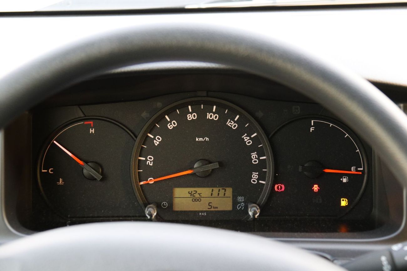 Toyota Hiace Toyota Hiace Commuter Van 2026 | Petrol 2.7L | Best Export Price | Ramadan Deals