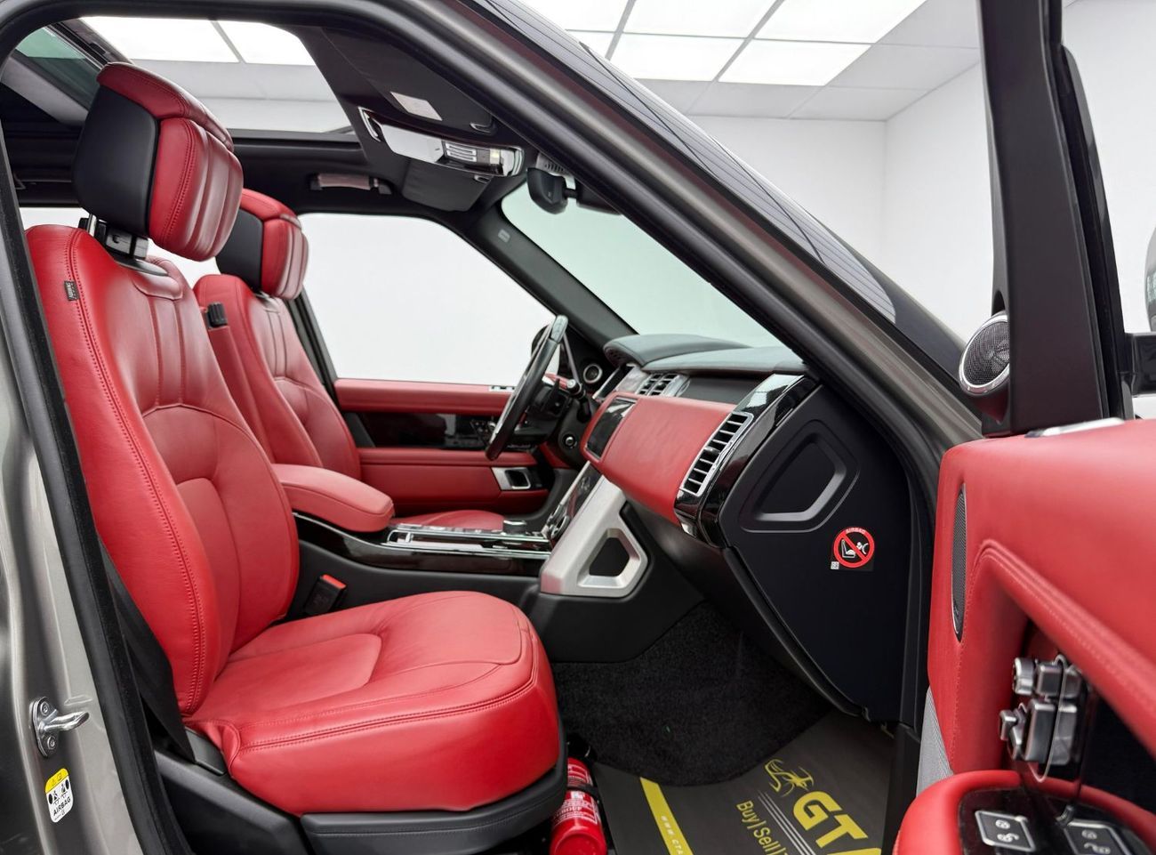 Land Rover Range Rover Vogue 5.0L 2018 Range Rover Vogue SE Supercharged, Warranty, Full Range Rover Service History, Very