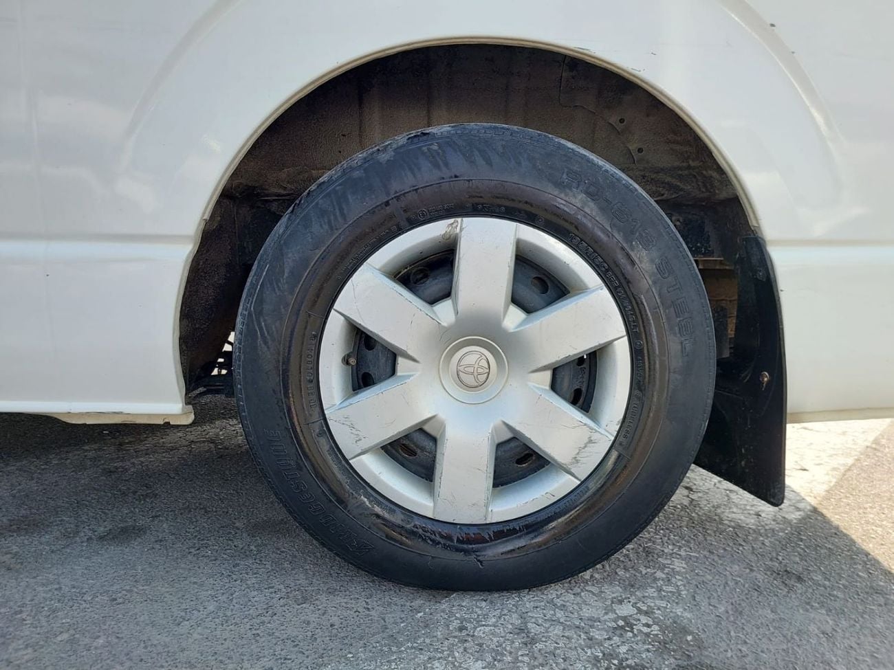 Toyota Hiace (RAMADAN OFFER) TOYOTA HIACE COMMUTER VAN RHD 2018 MODEL 2.5 L DIESEL MANUAL(PM73780)