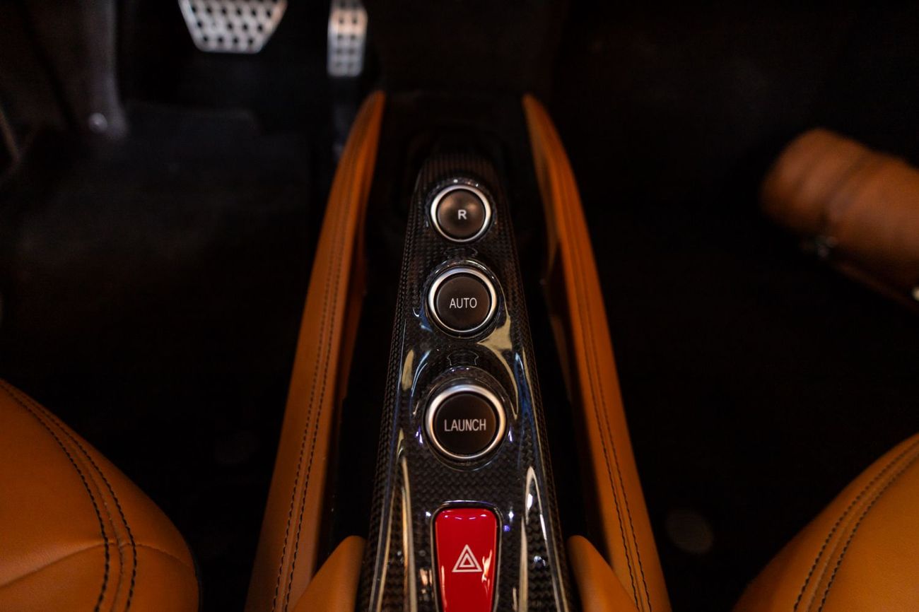 Ferrari F8 Tributo 3.9T V8