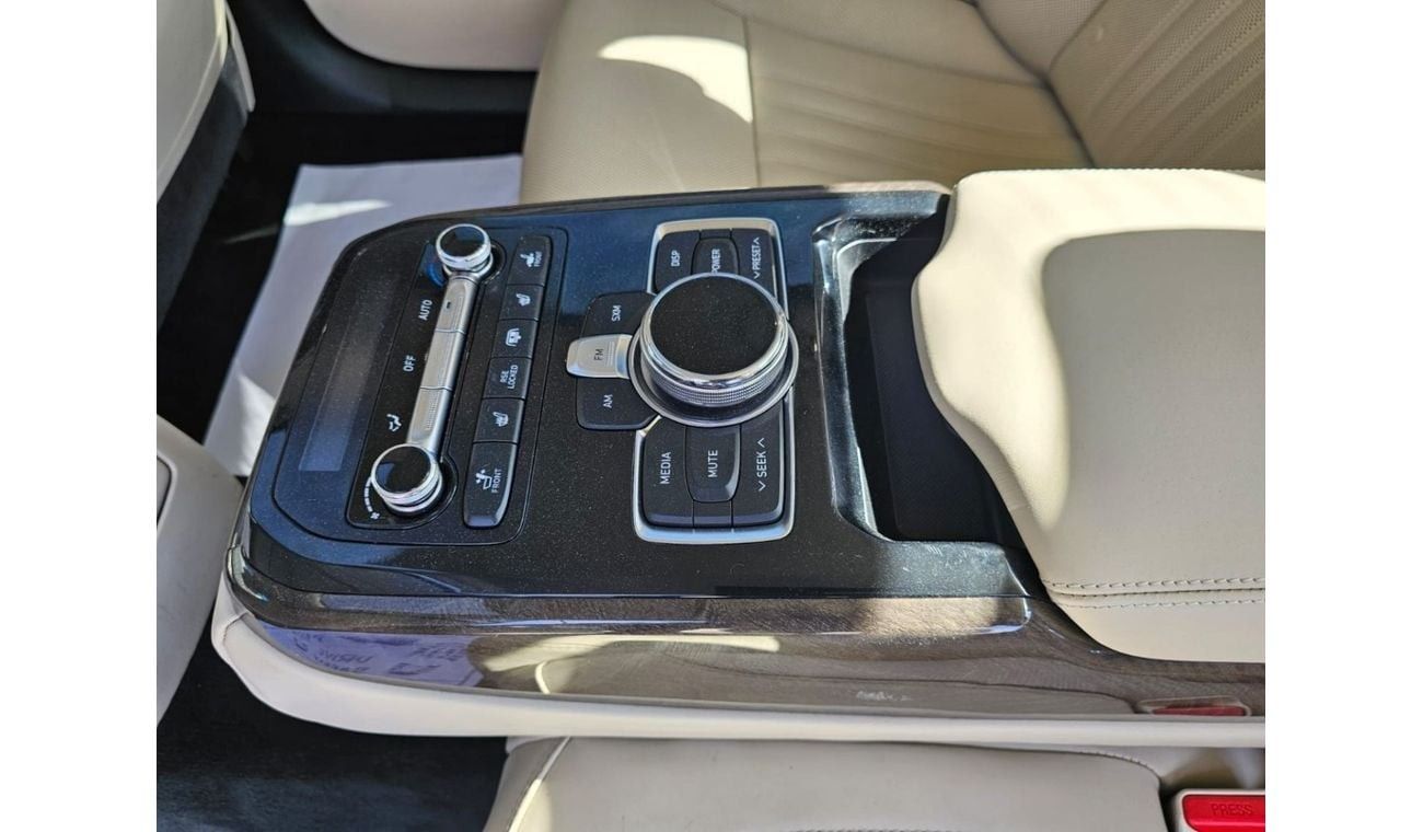 Genesis G90 Premium 3.3L AWD