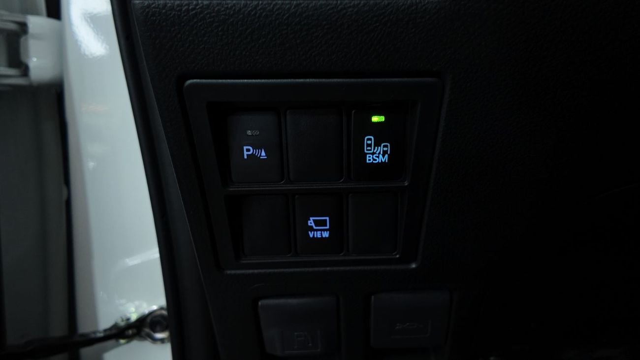 تويوتا هيلوكس GR Sport 2.8L