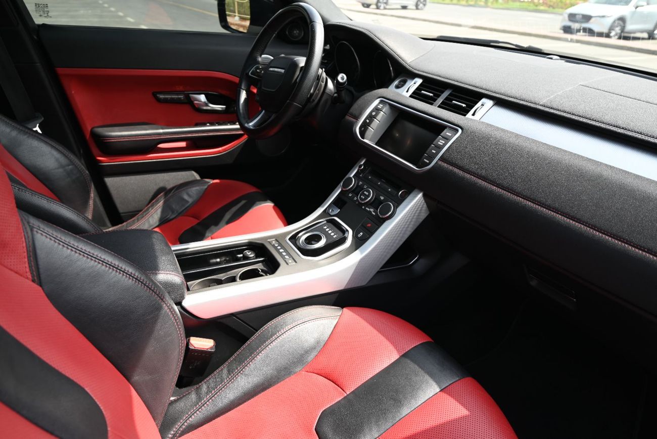 Land Rover Range Rover Evoque Dynamic Plus 2.0L (5 Door) AGENCY MAINTAINED - RANGE ROVER EVOQUE 2.0 DYNAMIC PLUS - GCC SPECS - PAR