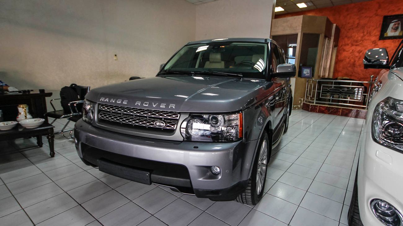 Used Land Rover Range Rover Sport 2013 for sale in Dubai - 29299