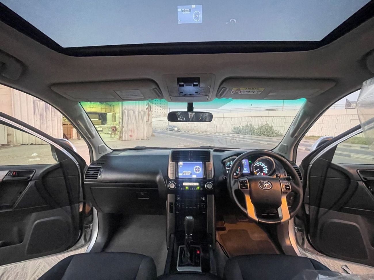 Toyota Prado TOYOTA LANDCRUISER PRADO 2013 SILVER 4WD AT DIESEL = RIGHT HAND