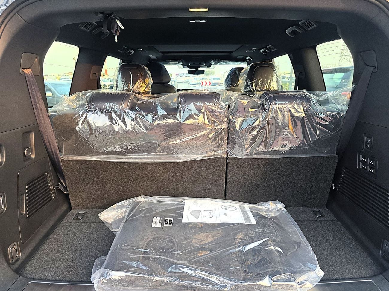 Infiniti QX80 SENSORY CAPTAIN CHAIRS