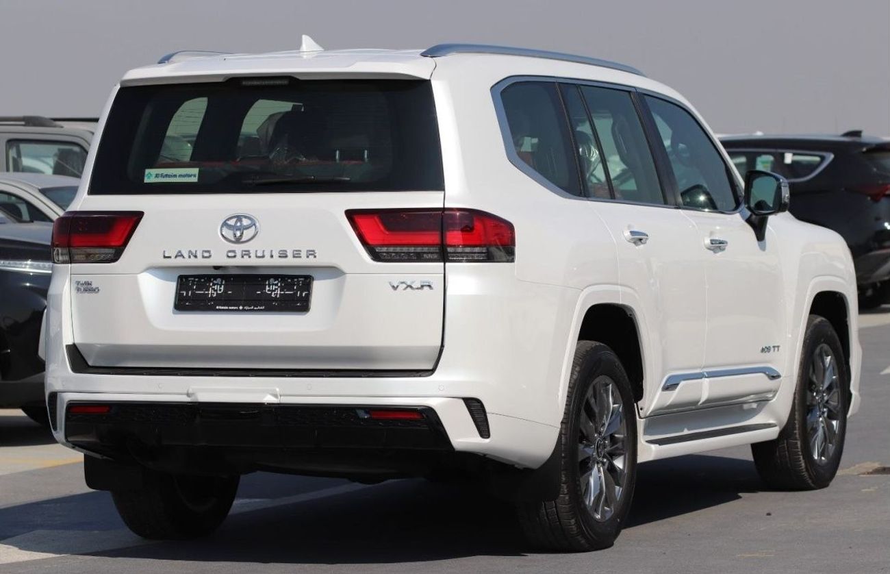 تويوتا لاند كروزر VXR 3.5L Twin Turbo, JBL Sound system, Leather seat, Model 2025