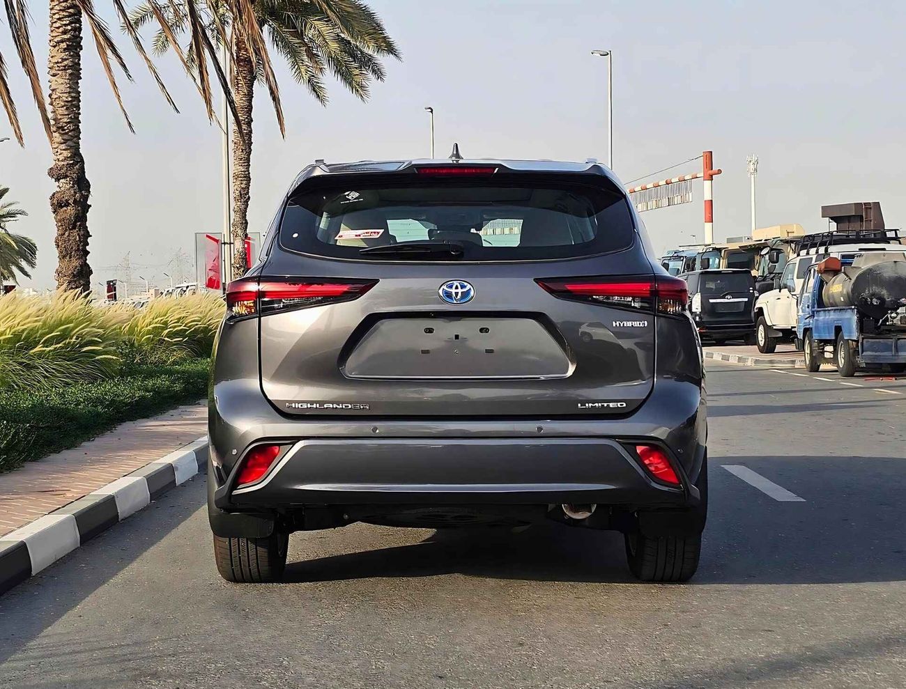 تويوتا هايلاندر 2.5L V4 HYBRID / LIMITED FULL OPTION / PANORAMAIC / JBL SPEAKERS (CODE # 67997)