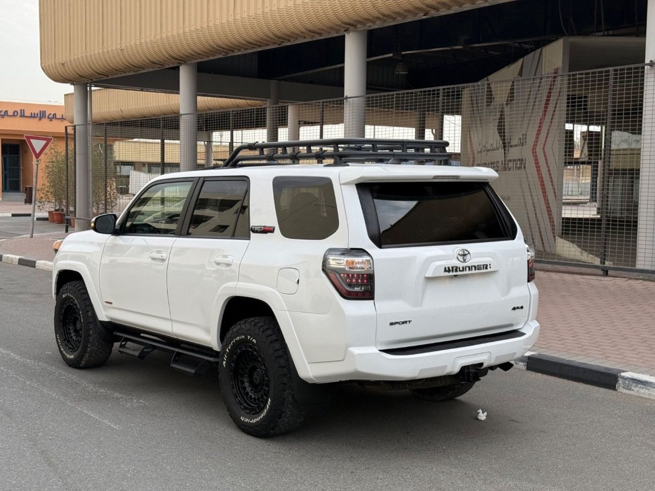 تويوتا Runner4 2022 SR5 TRAIL SPORT 7 SEATS 4x4 CANADA SPEC