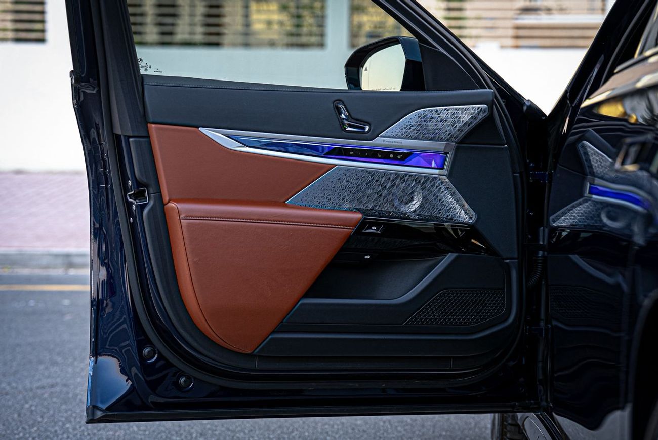 بي أم دبليو 740i