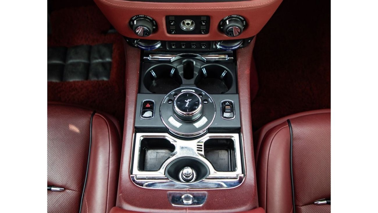 Rolls-Royce Wraith Std Coupe RWD. GCC Spec