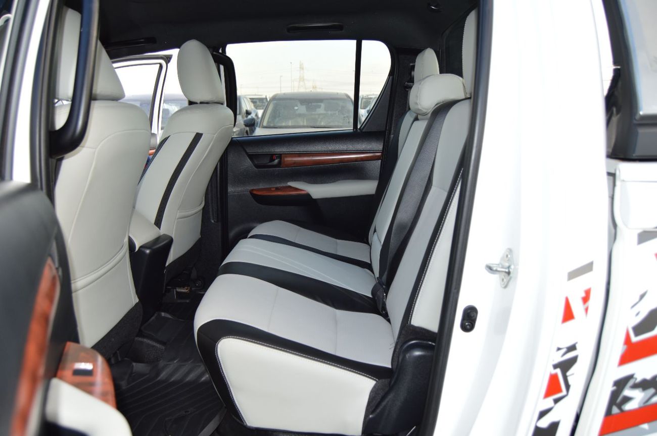 تويوتا هيلوكس Double Cabin  Right Hand Drive Model: *2023* Engine: 2.8L/ V4
