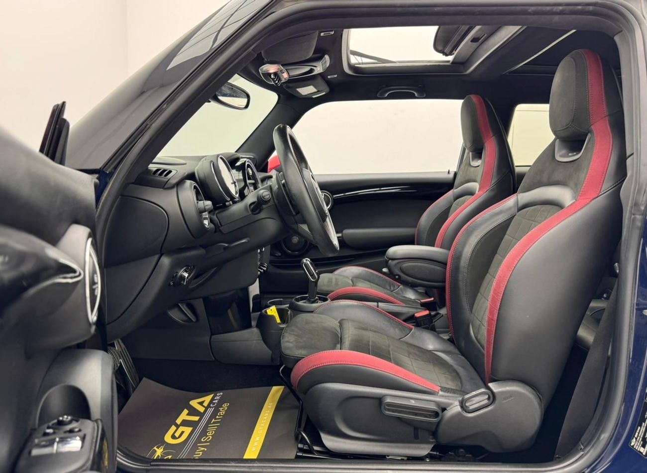 Mini John Cooper Works 2020 Mini Cooper JCW, Mini Service History, 1 Year Warranty, Excellent Condition, GCC