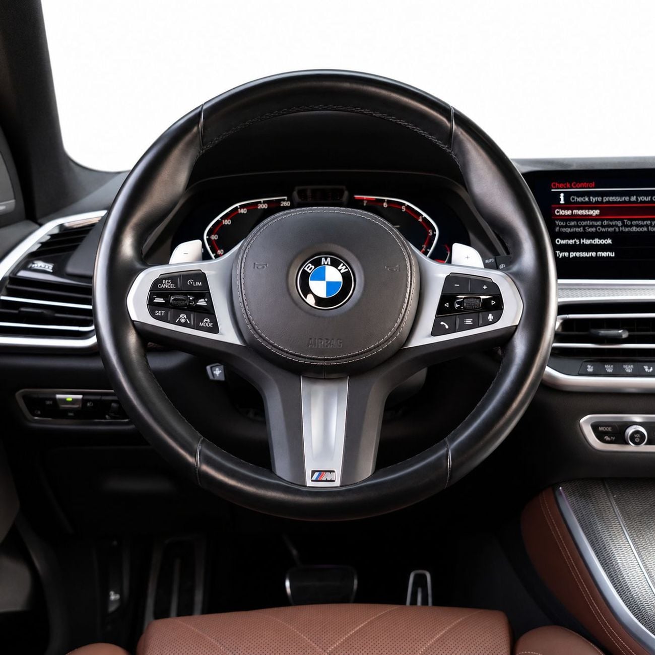 BMW X5 40i M SPORT AED 4,215 P.M • 0% Downpayment • X5 xDrive40i M Sport • Agency Warranty and Service Contract