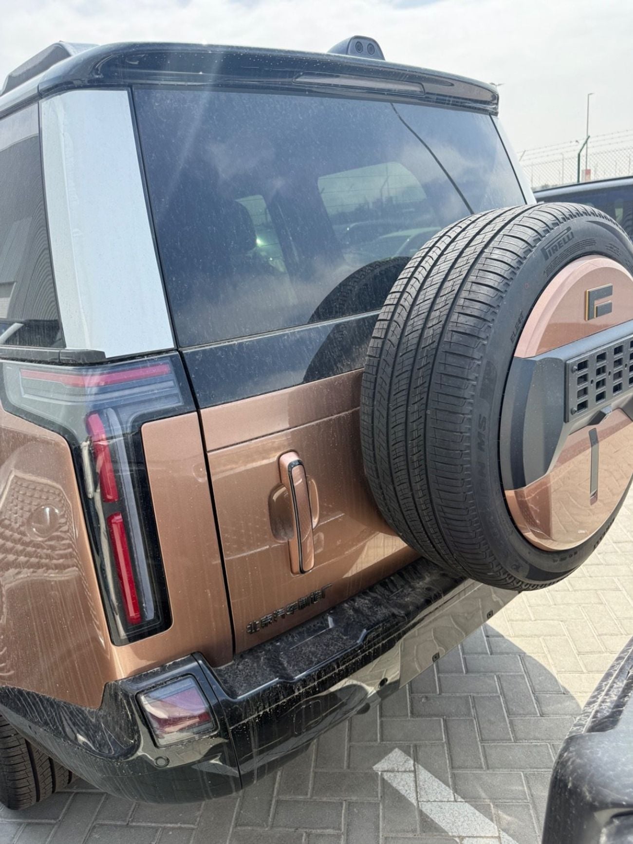 روكس أداماس Adamas 7seater gold-white