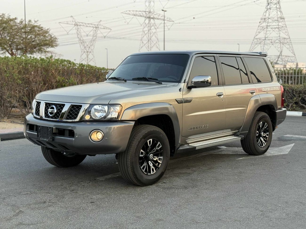 نيسان باترول سوبر سفاري GCC SPEC NEAT AND CLEAN LESS KILOMETER