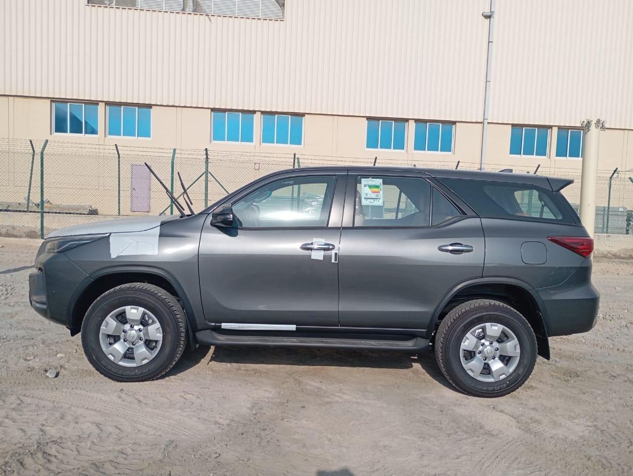 تويوتا فورتونر 2.4 DIESEL, KEYLESS ENTRY, MONITOR,CRUISE CONTROL, MODEL 2026