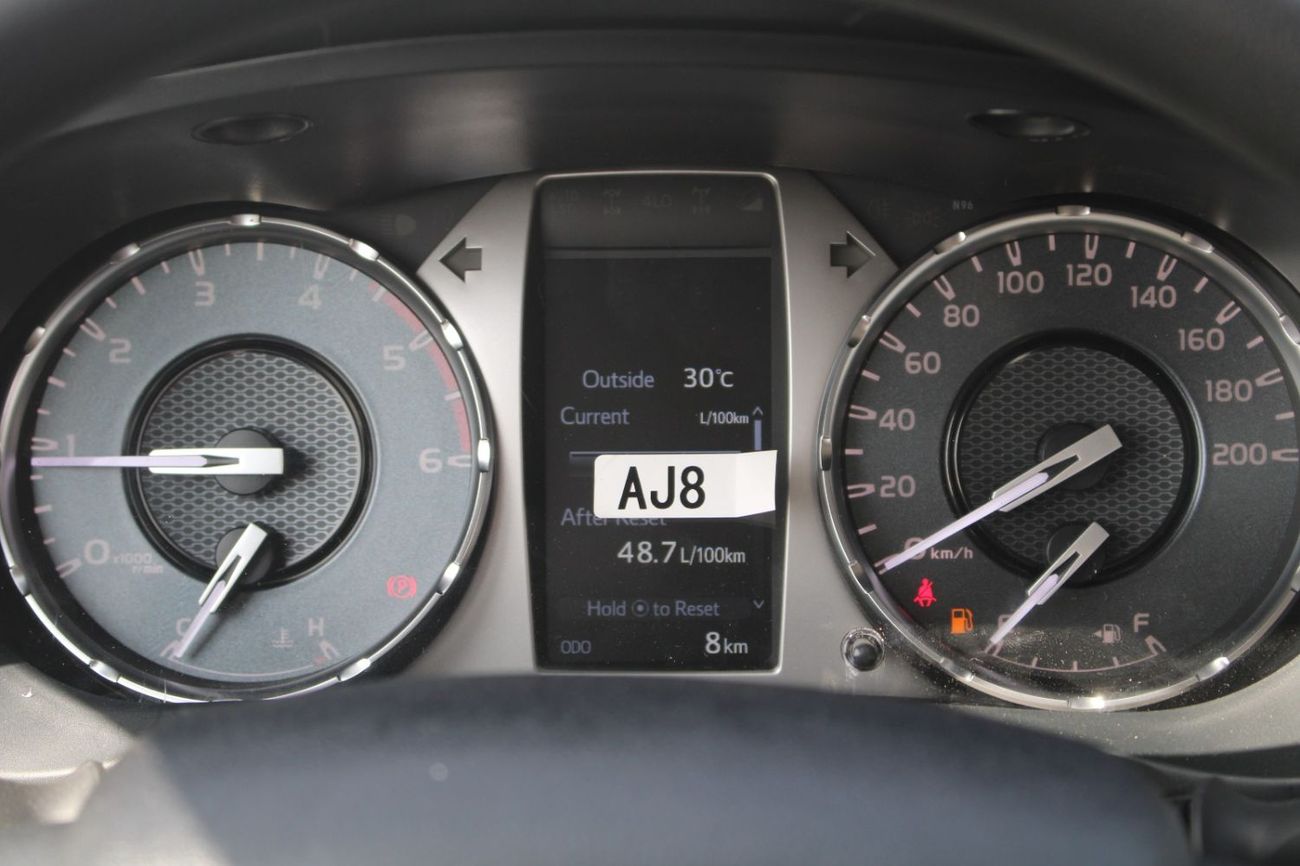 Toyota Hilux TOYOTA HILUX 2.4L DIESEL 4 X 4 DOUBLE CABIN ACTIVE MANUAL