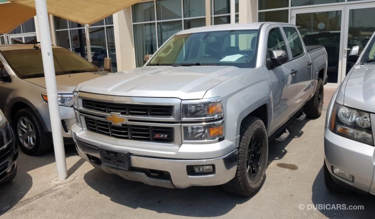 Chevrolet Silverado 2014 model Gulf specs clean car