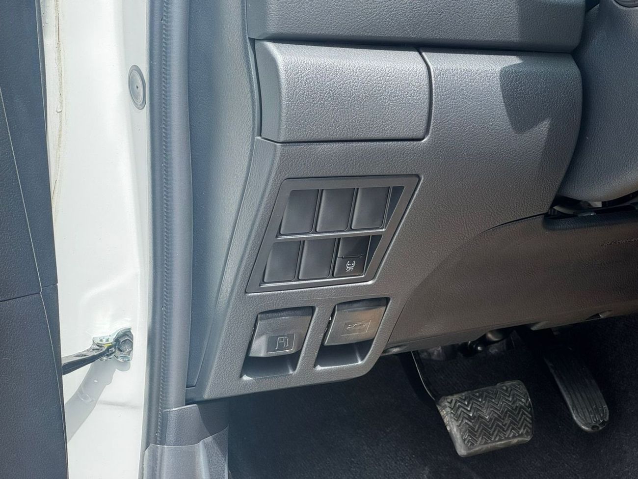 Toyota Fortuner 2026 TOYOTA FORTUNER 2.4L DIESEL A/T