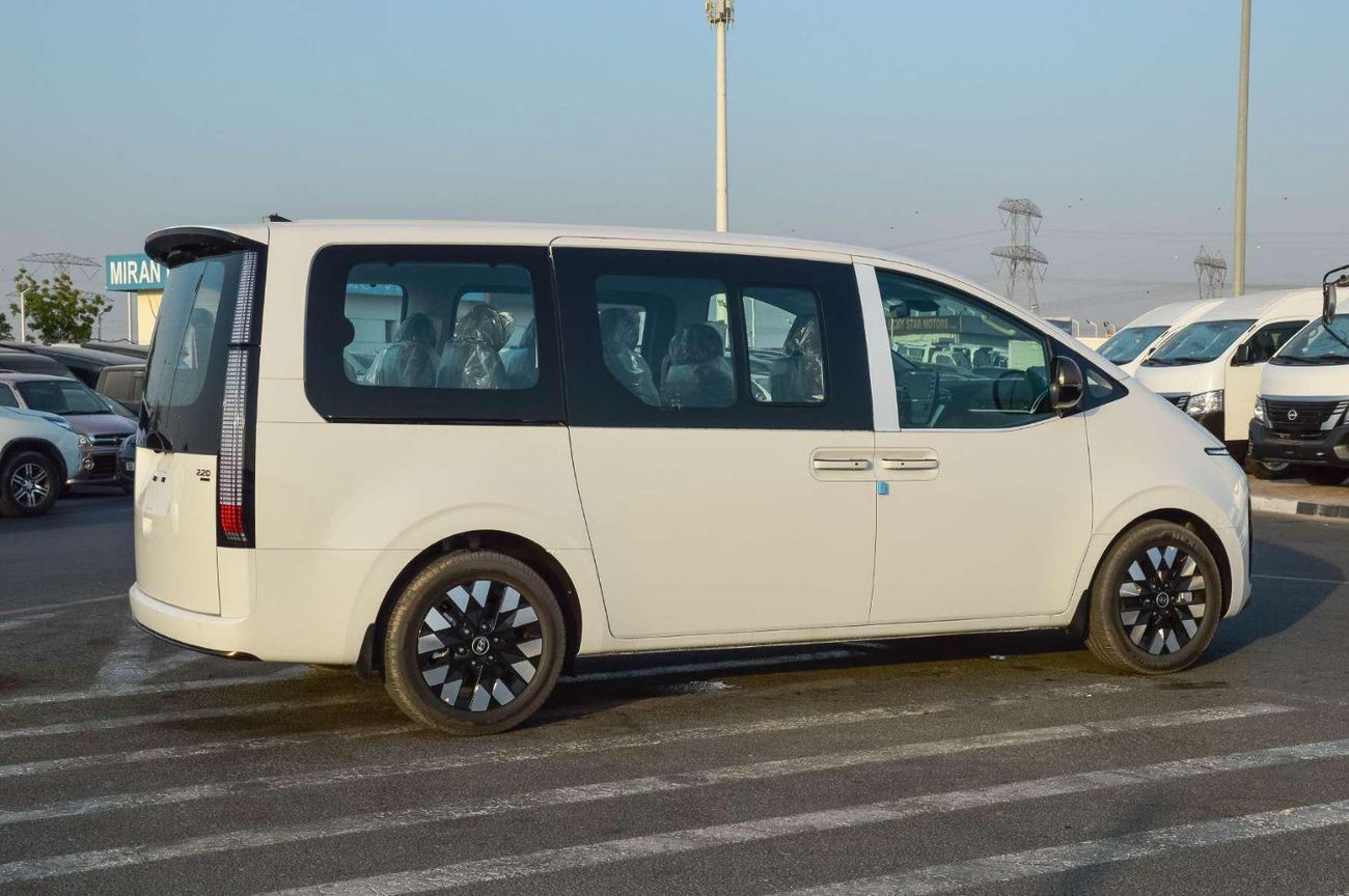 Hyundai Staria HYUNDAI STARIA 2.2L DIESEL LUXURY 2025