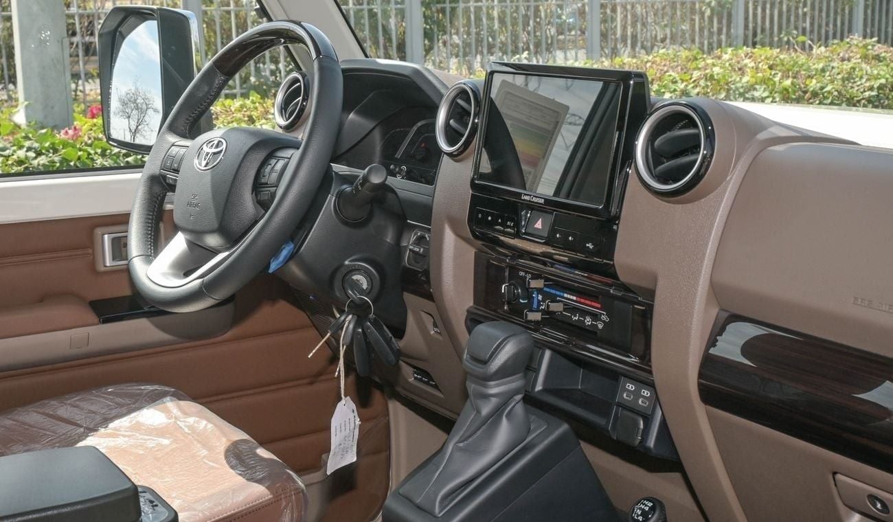 Toyota Land Cruiser 70 LX COUPE