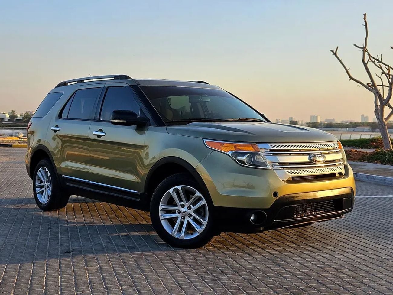 فورد إكسبلورر GCC Premium Condition 7 Seater SUV