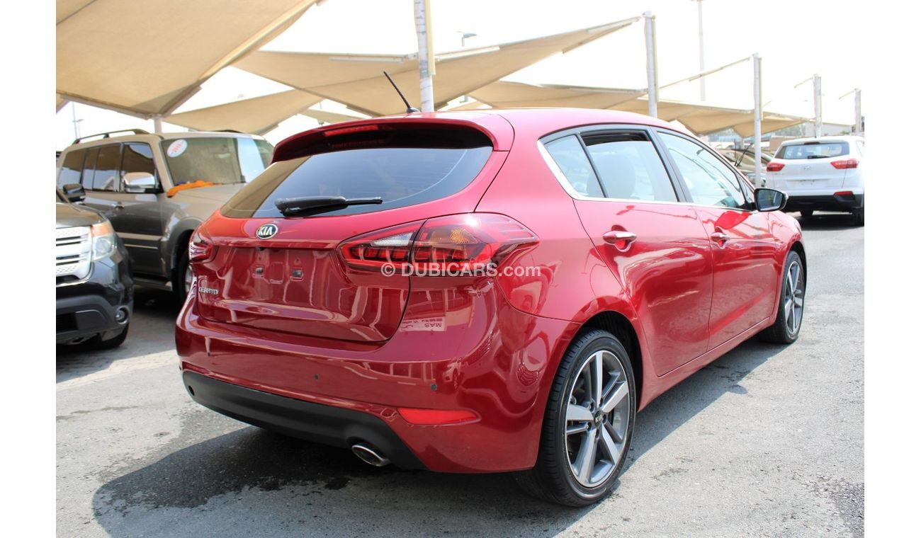 Kia Cerato LX GCC- ACCIDENT FREE - CAR IS IN PERFECT CONDITION INSIDE OUT