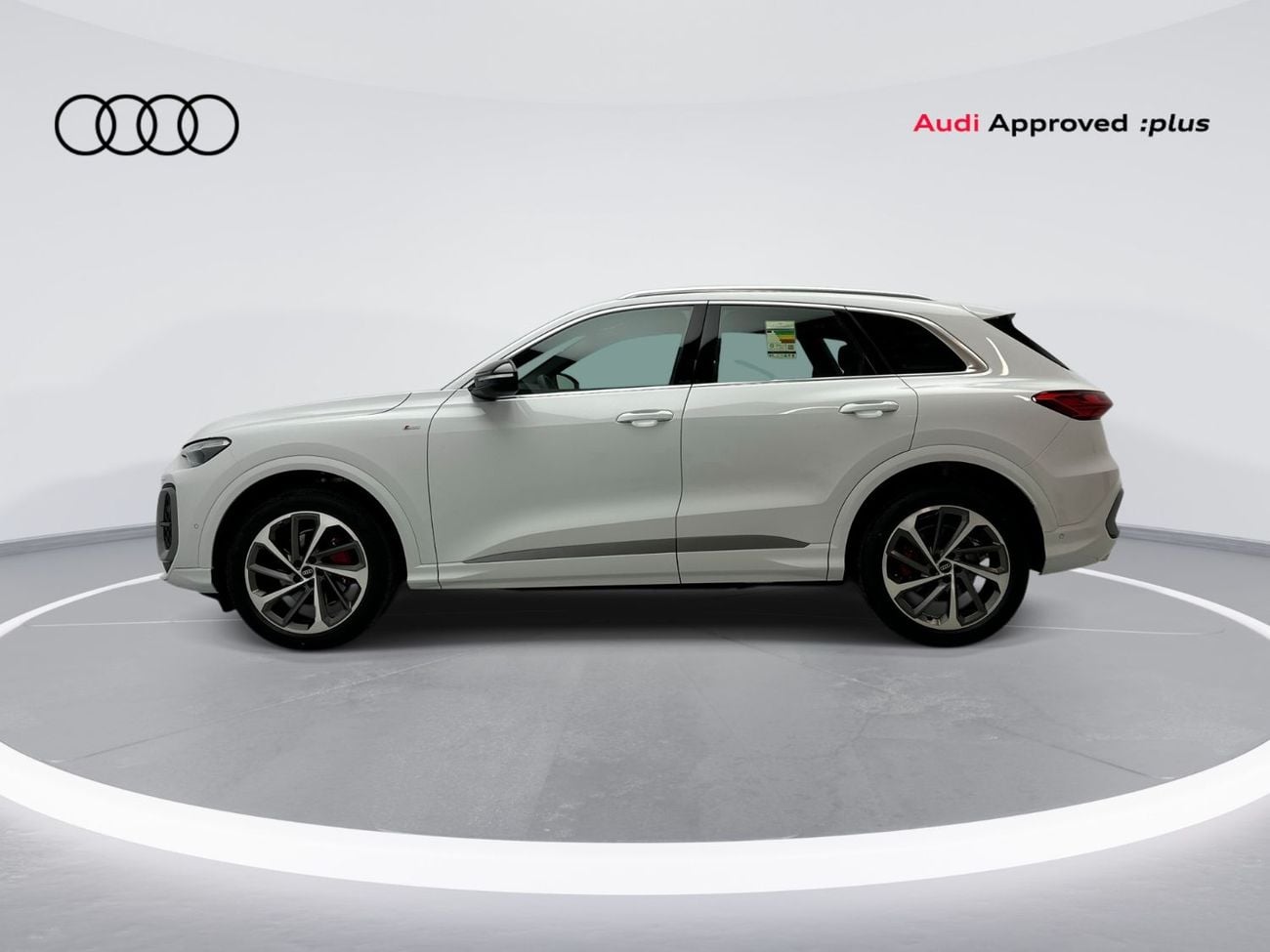 Audi Q5 45 TFSI Quattro Design 2.0L Q5 SUV TFSI quattro 204hp (Ref# 56392)