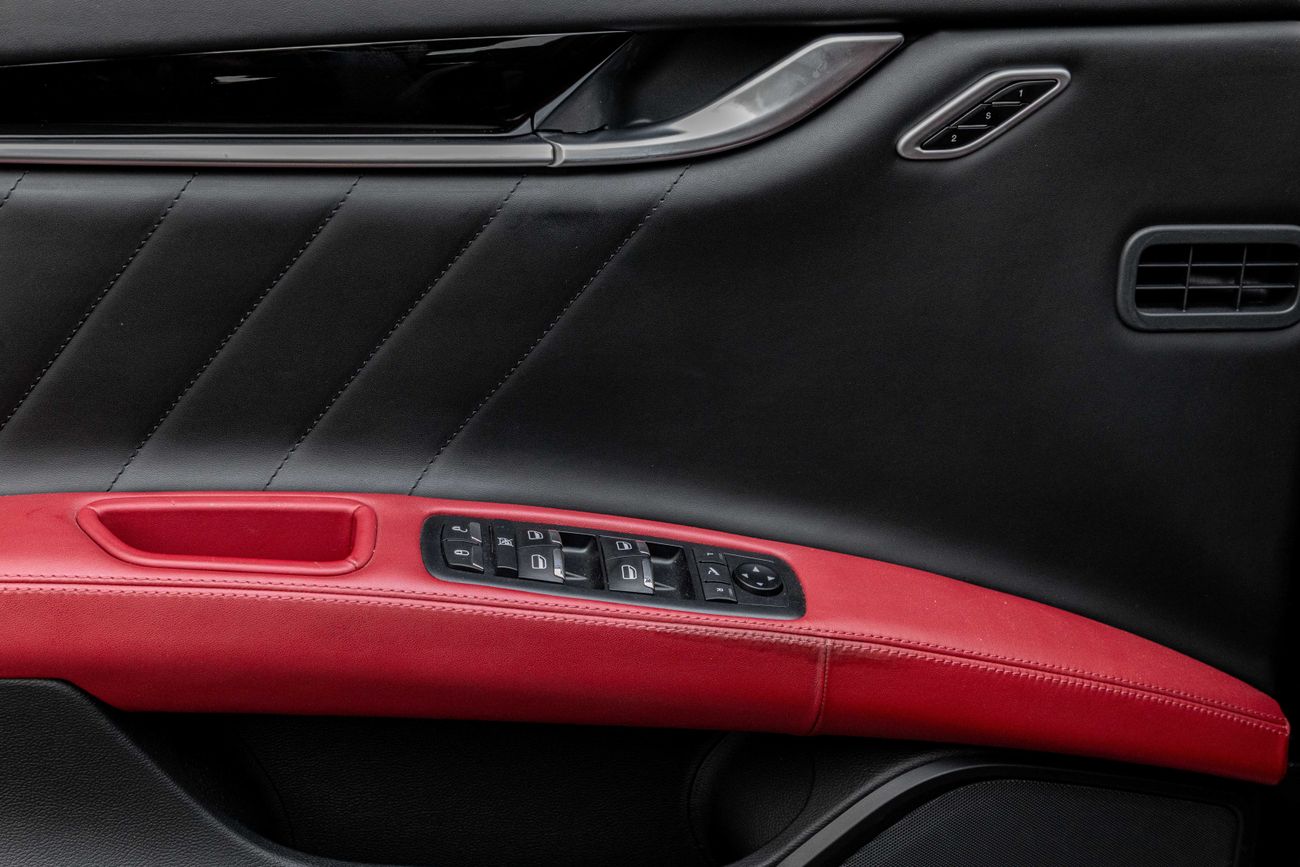 مازيراتي جيبلي Ghibli GranSport | 2,527 P.M | 0% Downpayment | Agency Warranty | Al Tayer Service History