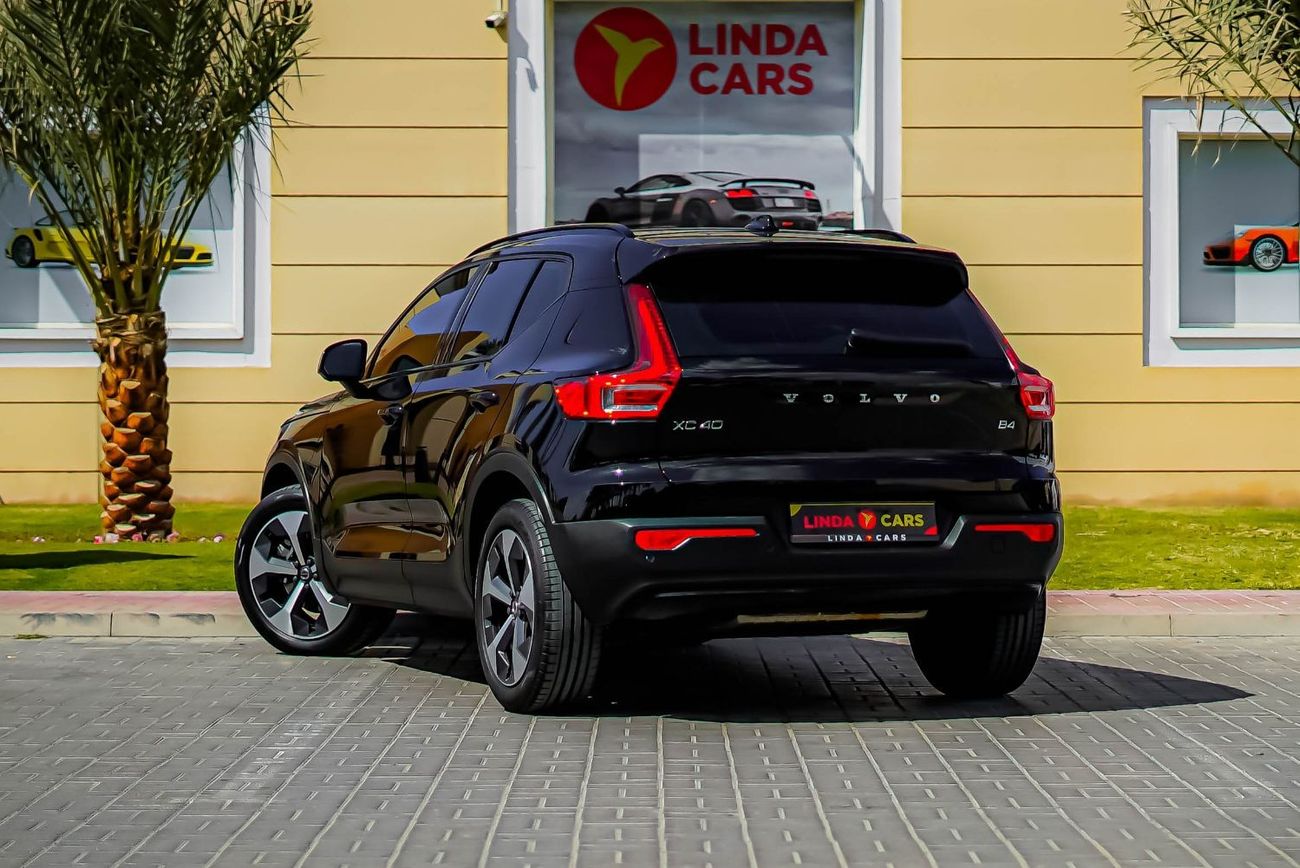 Volvo XC40 Volvo XC40 B4 2023 GCC under Agency Warranty and Service Contract with Flexible Down-Payment.