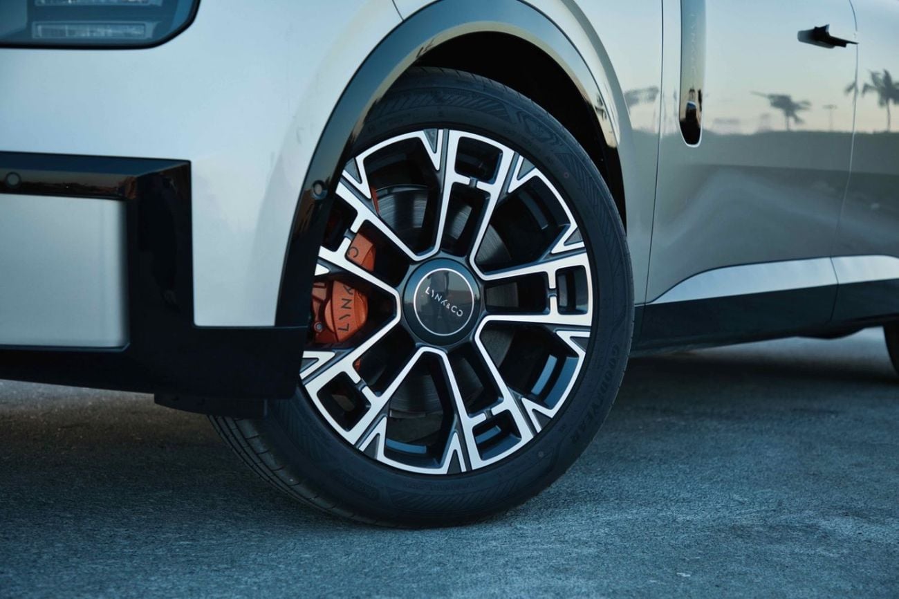 Lynk & Co 900 FLAGSHIP