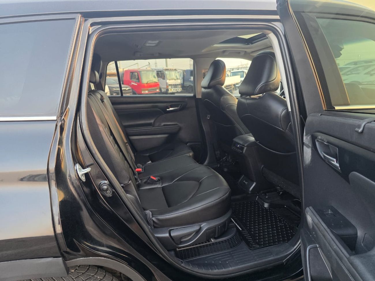 تويوتا هايلاندر 2.5L Hybrid XLE (AWD)