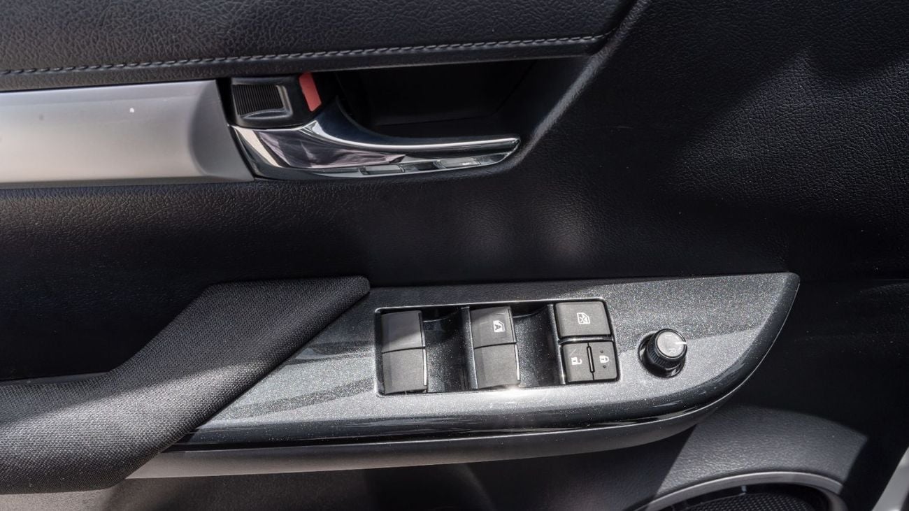 Toyota Hilux 2026 Toyota Hilux 2.4L MT Diesel DC (White-Black)