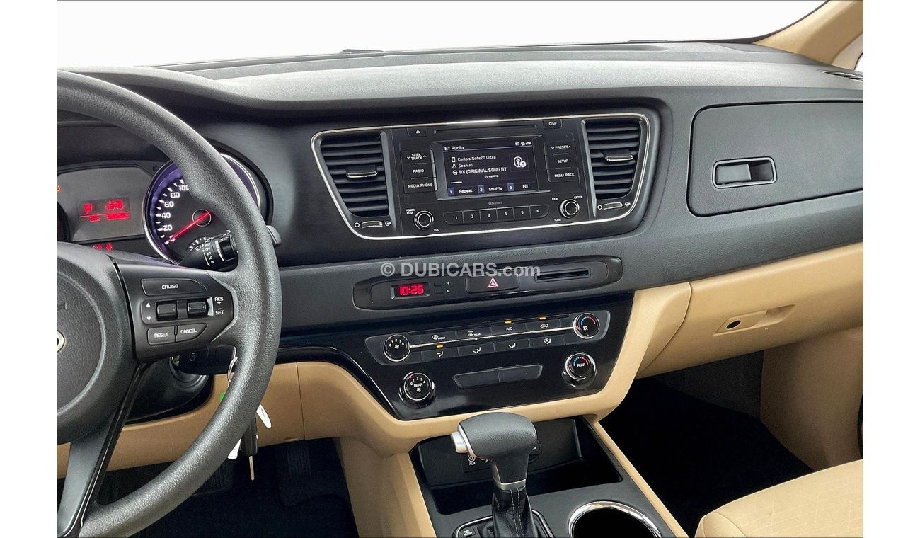 كيا كارنيفال LX