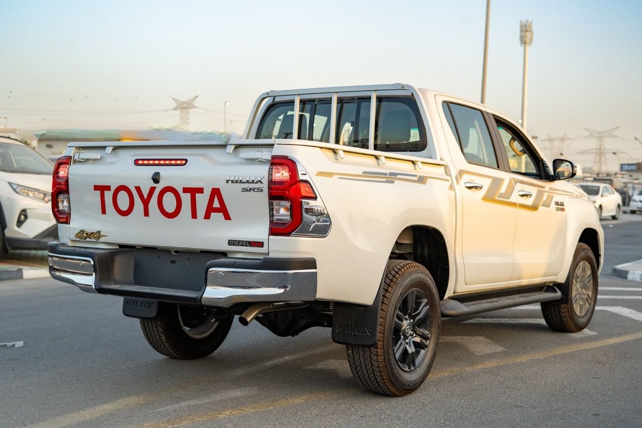 تويوتا هيلوكس SR5 2.4L Double Cab full option