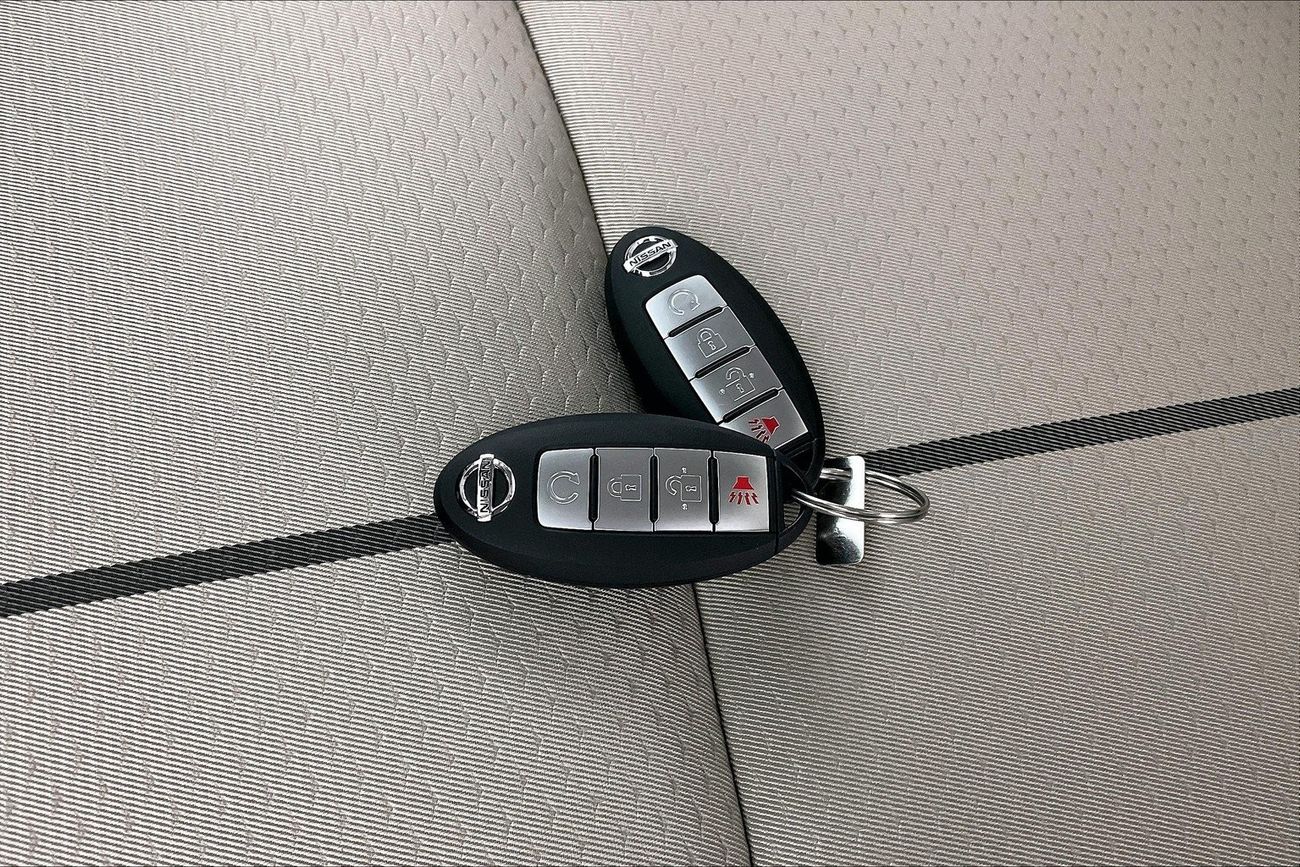 نيسان إكستيرا Titanium | ضمان مجاني لمدة عام | 0 دفعة أولى