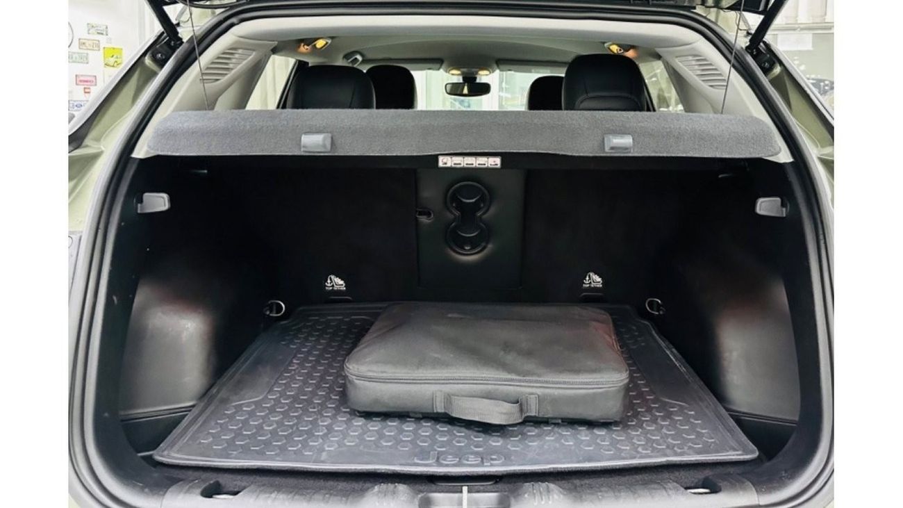 Jeep Compass Trailhawk GCC .. FSH .. Service Contract .. Perfect Condition .. 4 CYL