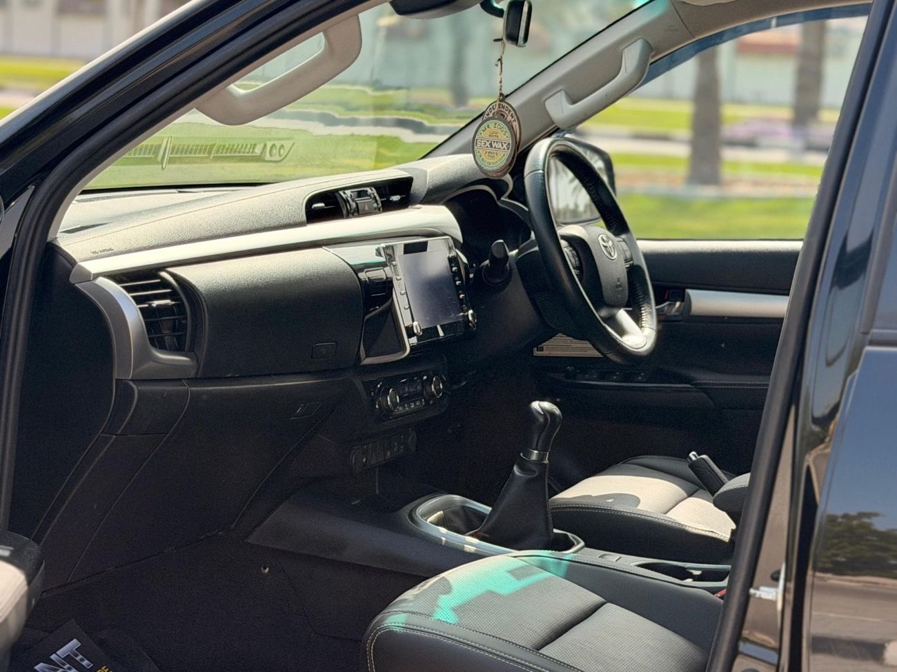 تويوتا هيلوكس SR5 export from Australia